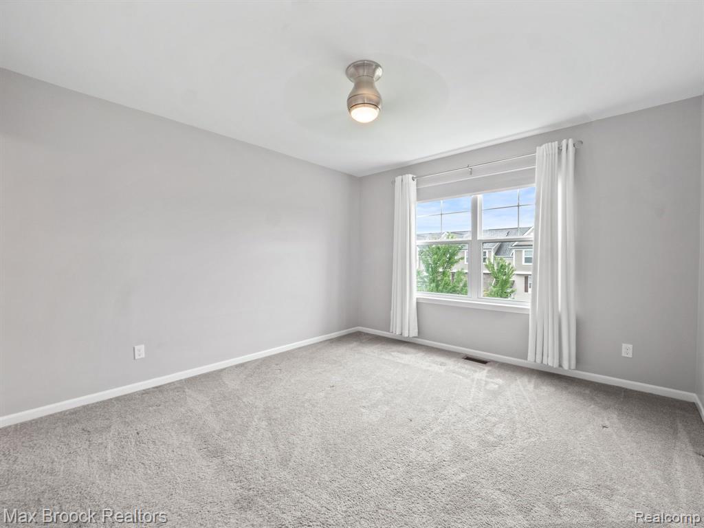 3154 Johanna Ware W, Wixom, MI 48393 — Photo 10