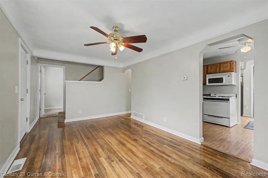 5160 Hazel Street, Dearborn Heights, MI 48125 — Photo 3
