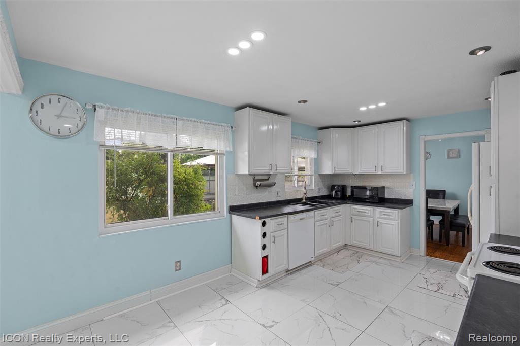 42153 Mac Rae Drive, Sterling Heights, MI 48313 — Photo 12