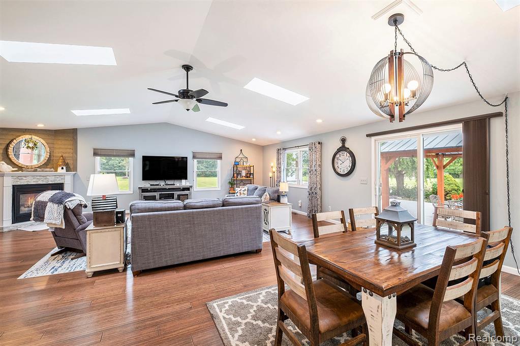 6343 Clovis Avenue E, Flushing, MI 48433 — Photo 8