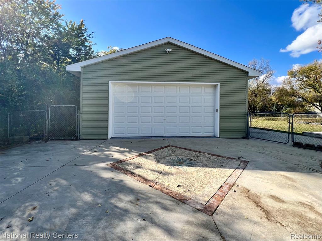 7444 Rory Street, Grand Blanc, MI 48439 — Photo 30