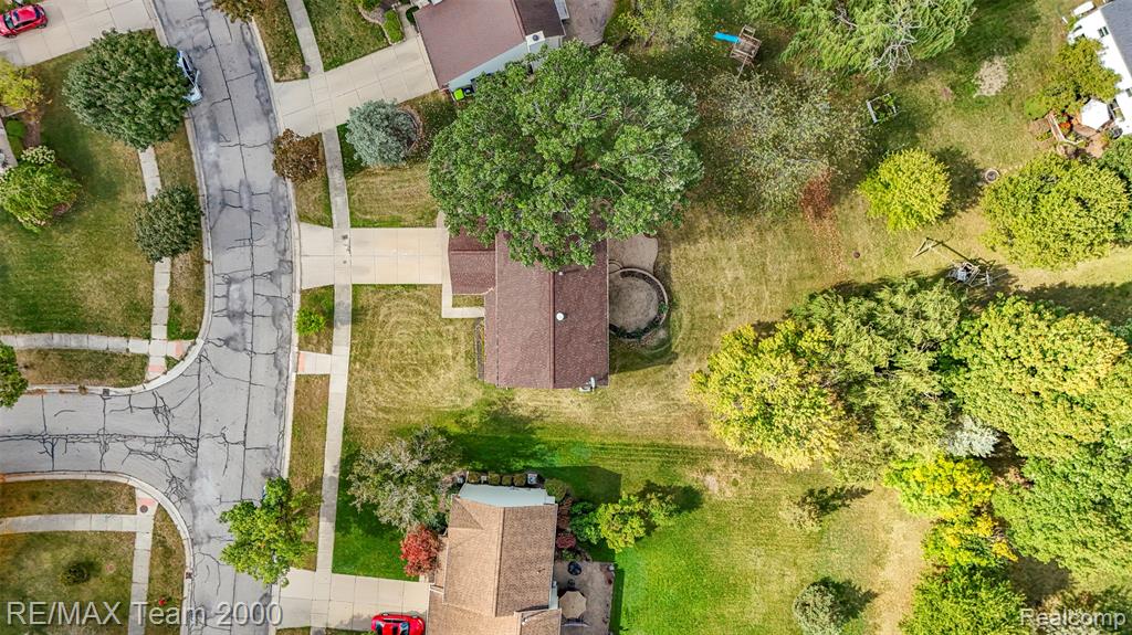 45225 Yorkshire Drive, Novi, MI — Photo 4