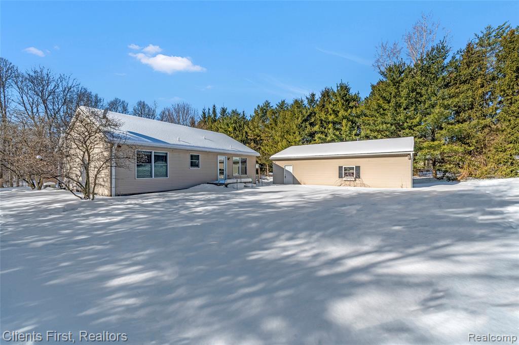 270 N Hurd Road, Ortonville, MI 48462 — Photo 35