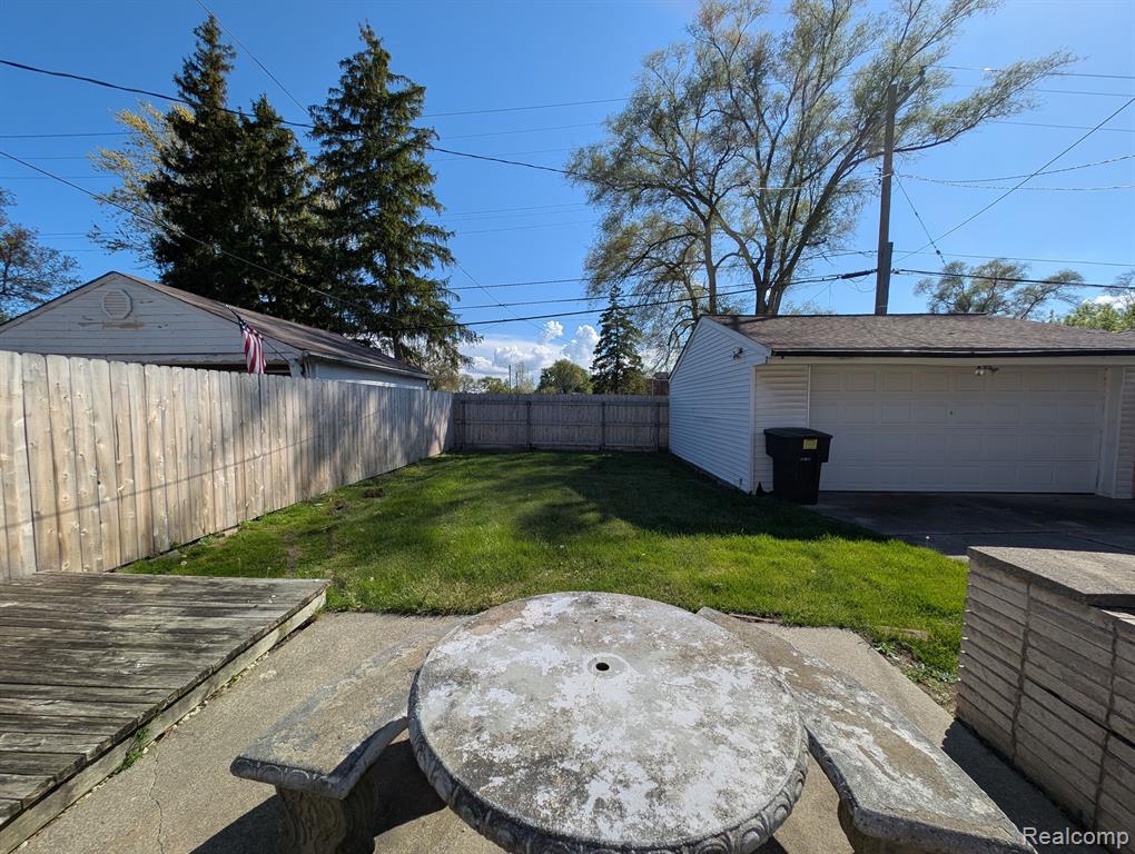 9864 E OUTER Drive, Detroit, MI 48224 — Photo 6