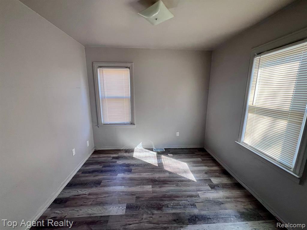 7511 ORCHARD Avenue, Warren, MI 48091 — Photo 10