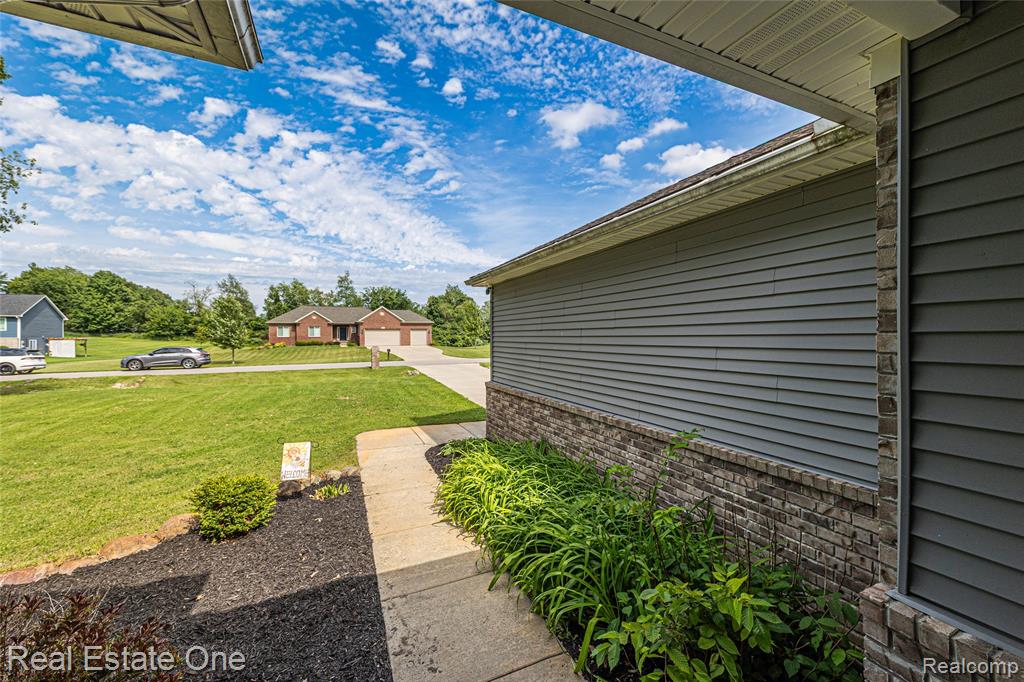 428 Pheasant Ridge Court, Ortonville, MI 48462 — Photo 47