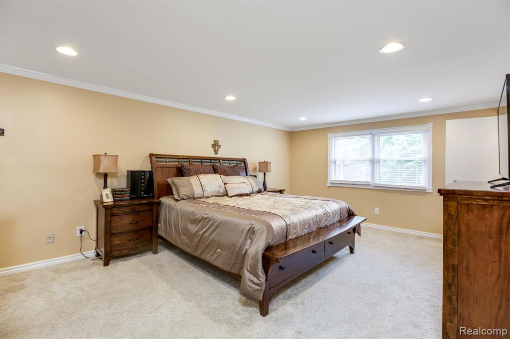 48124 LIBERTY Drive, Shelby Twp, MI 48315 — Photo 17