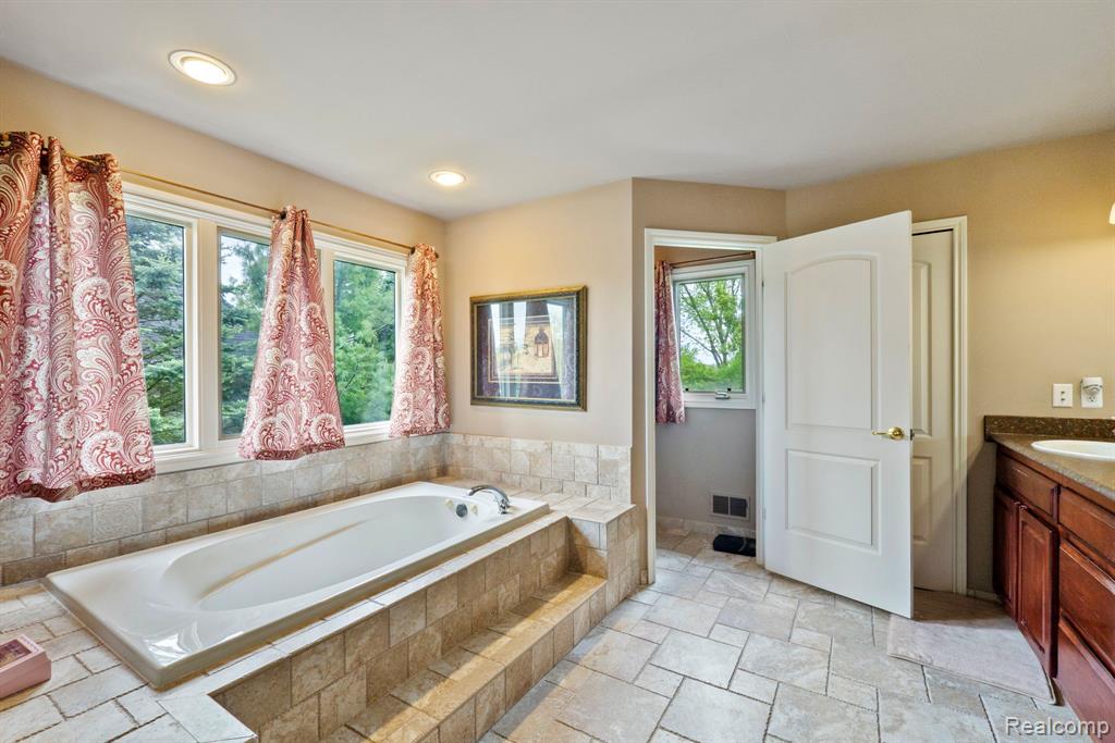 861 QUARRY, Rochester Hills, MI 48306 — Photo 29