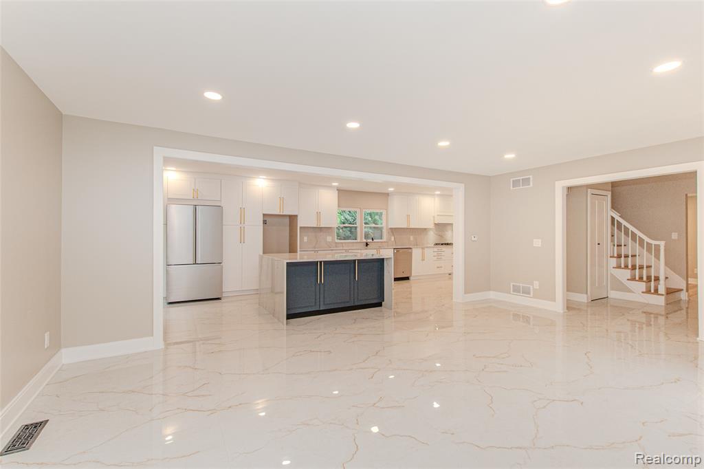 21993 Riverview Drive, Beverly Hills, MI 48025 — Photo 36