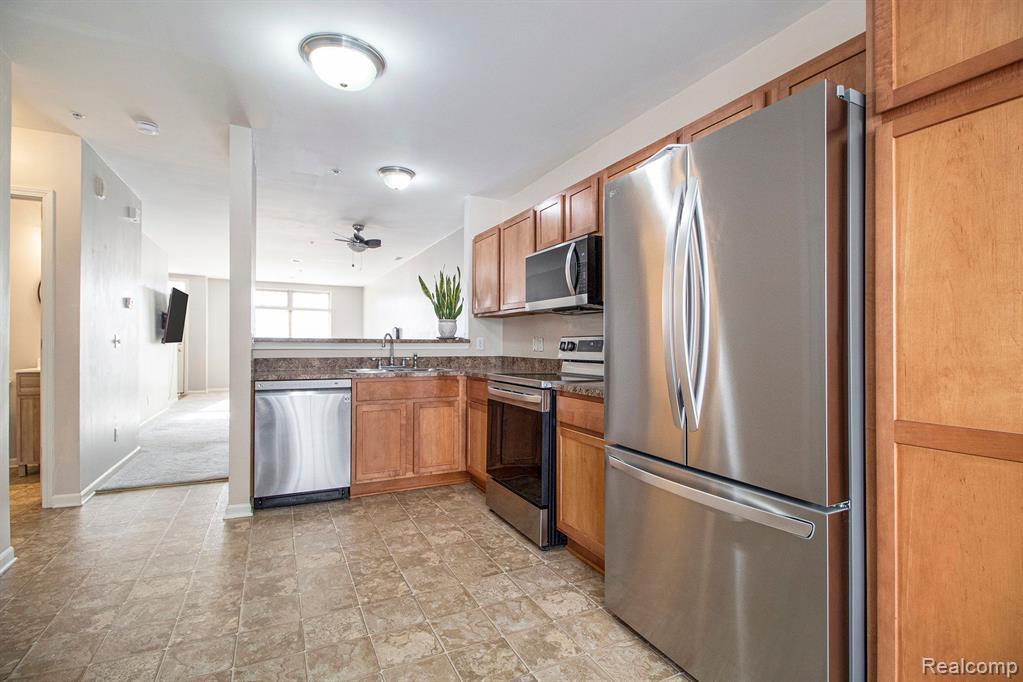 625 VILLAGE Lane, Milford, MI 48381 — Photo 9