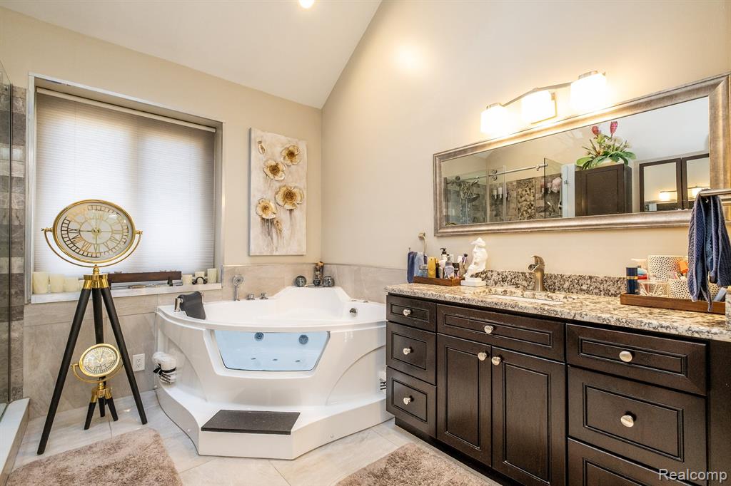 41924 ALDEN Drive, Clinton Twp, MI 48038 — Photo 27