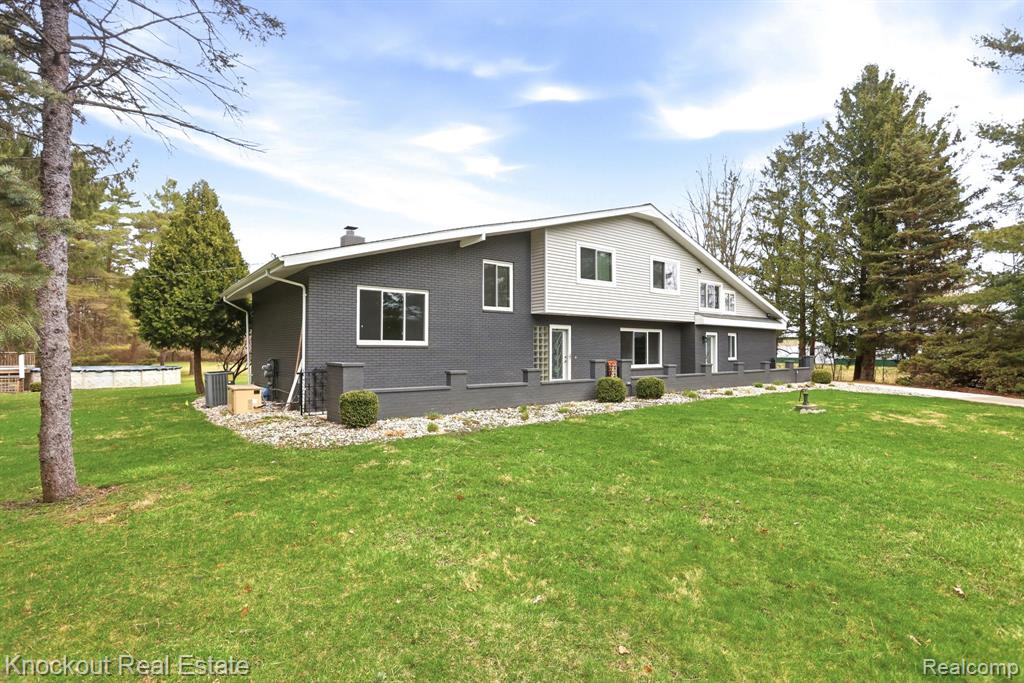 9239 Lange Road, Birch Run, MI 48415 — Photo 5