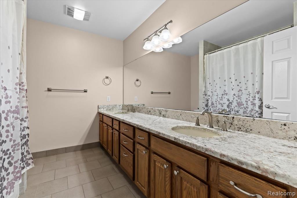 48075 Andover Drive, Novi, MI — Photo 34