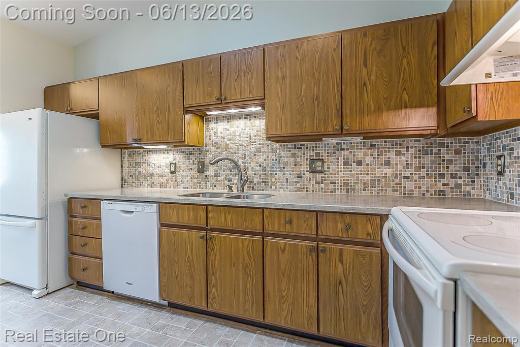 62292 Yorktown Drive, 2, South Lyon, MI 48178 — Photo 12