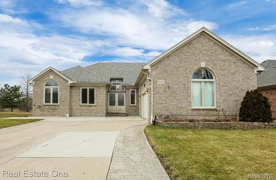 40497 Riverbend Drive, Sterling Heights, MI 48310