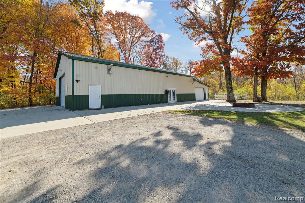 2160 E Jones Road, Howell, MI 48855 — Photo 33