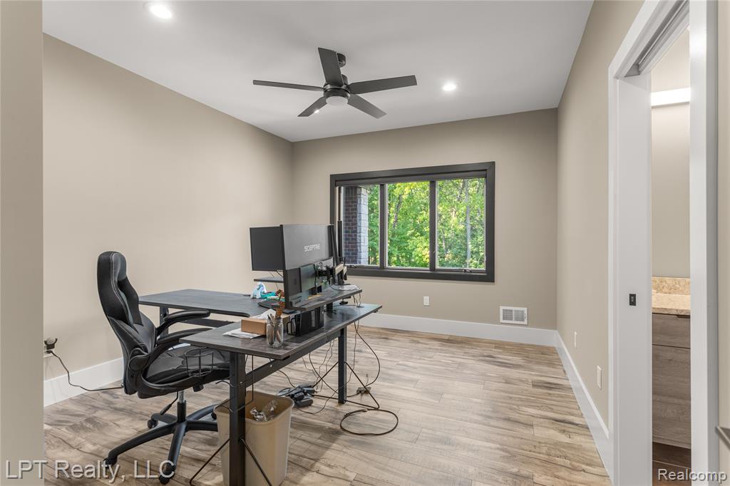 5029 Forest Valley Drive, Clarkston, MI 48348 — Photo 40