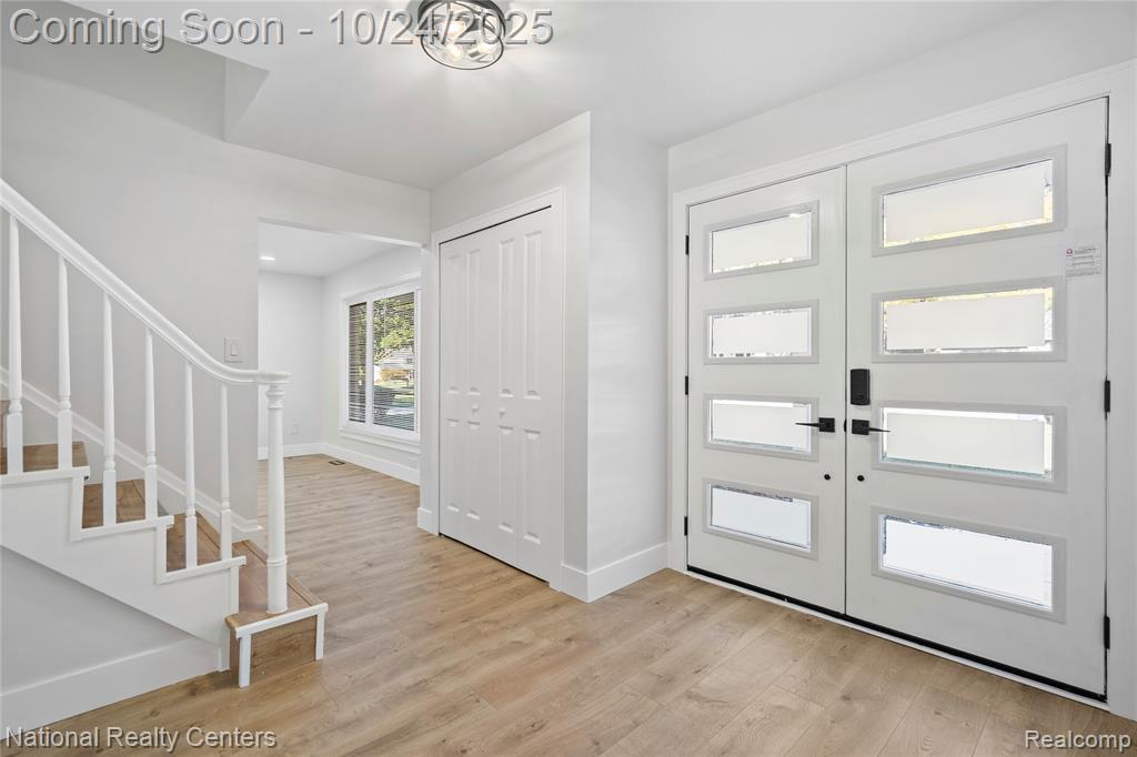 4427 Westover Drive, West Bloomfield, MI 48323 — Photo 3