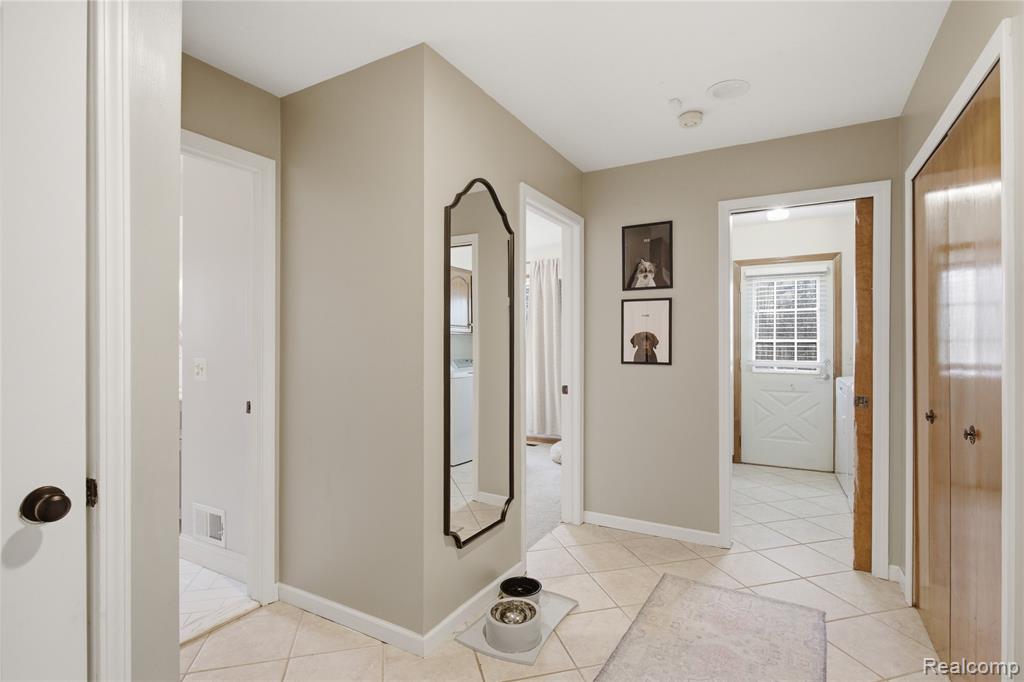 8234 E Pearson Road E, Shelby Twp, MI 48316 — Photo 7