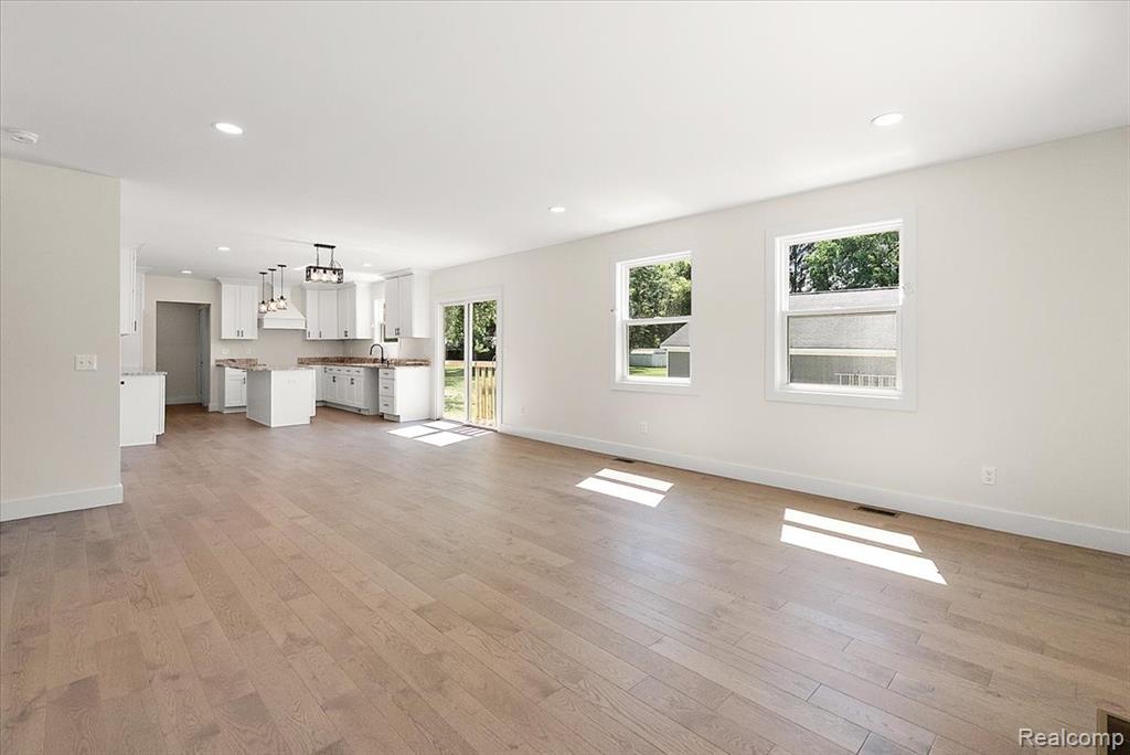 47515 Vanker Avenue, Shelby Twp, MI 48317 — Photo 10