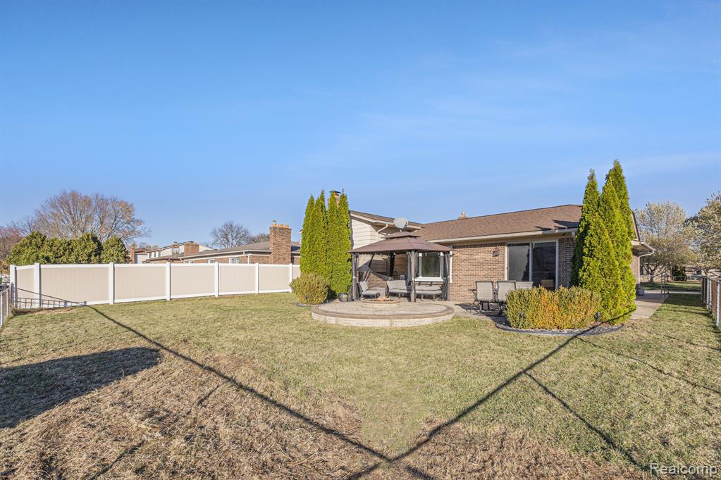 46009 Donahue Avenue, Macomb, MI 48044 — Photo 32