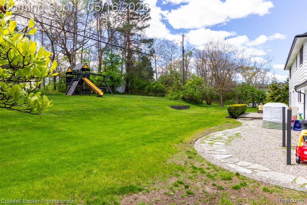 605 Apple Hill Lane, Rochester Hills, MI 48306 — Photo 40