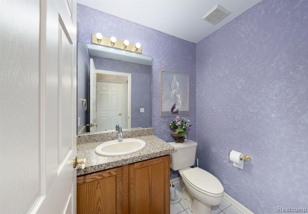 46856 GLENGARRY Boulevard, Canton, MI 48188 — Photo 27