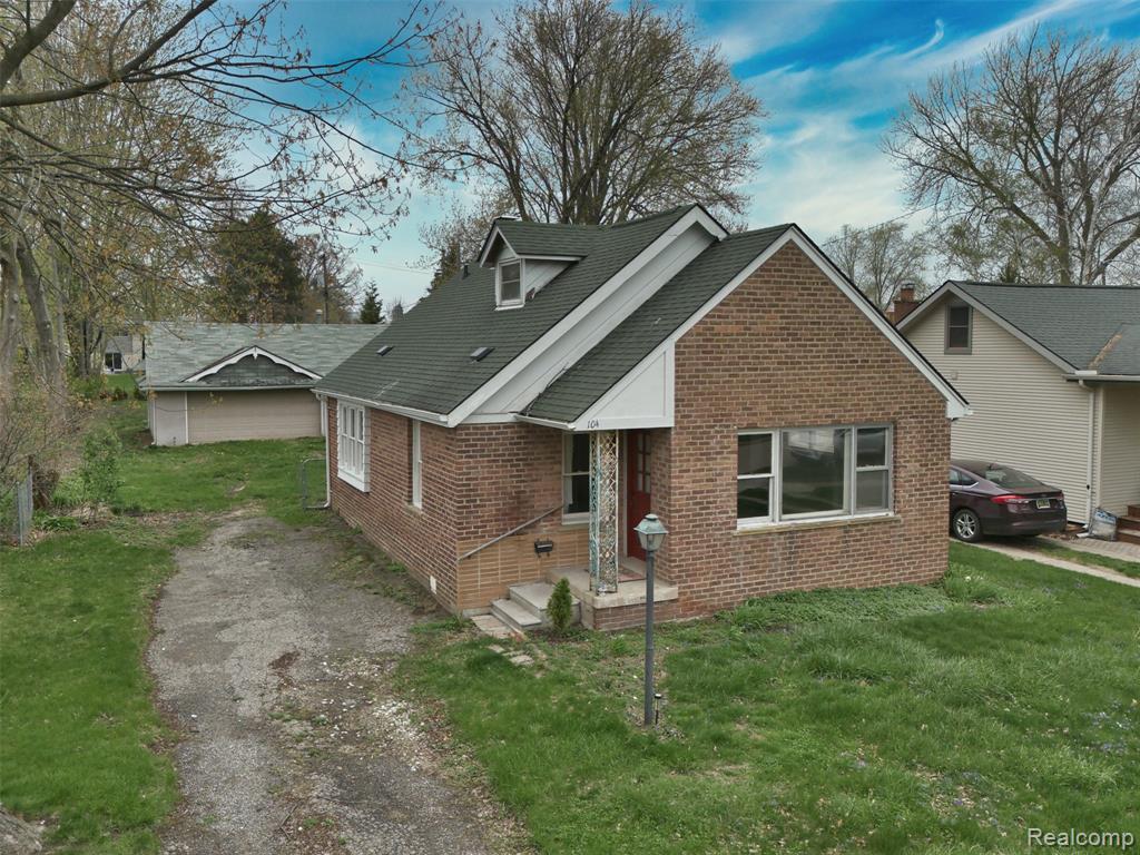 104 Leroy Avenue, Clawson, MI