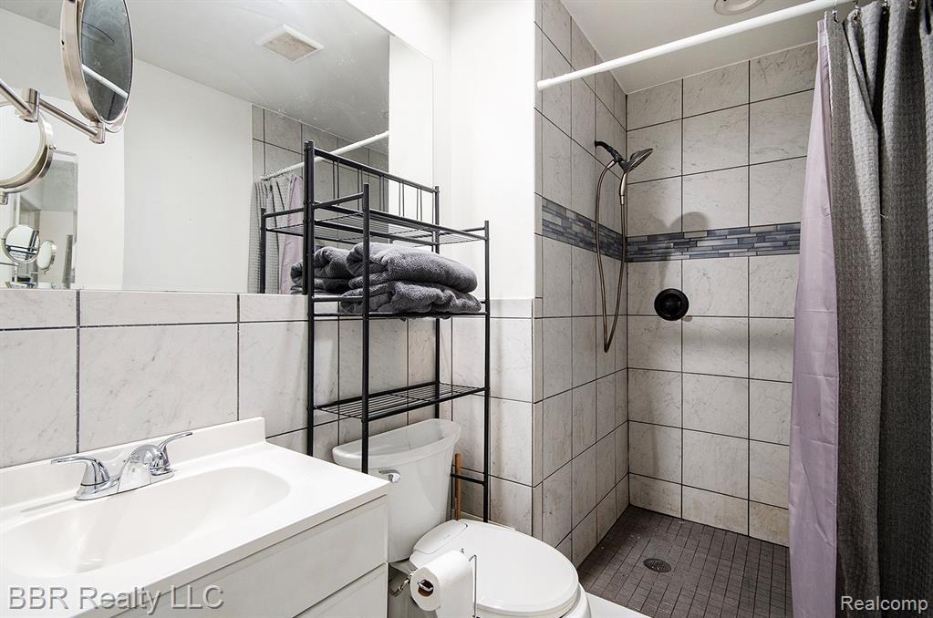 9157 Dallas Drive, Grosse Ile, MI 48138 — Photo 13