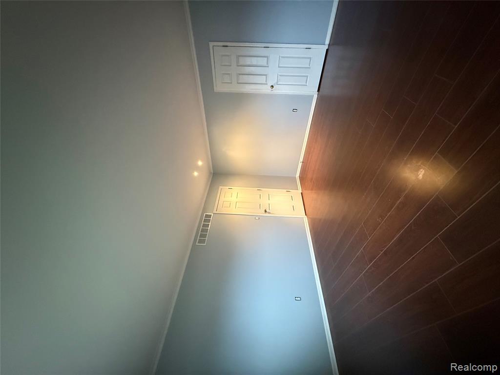 5561 Mansfield Avenue, Sterling Heights, MI 48310 — Photo 10