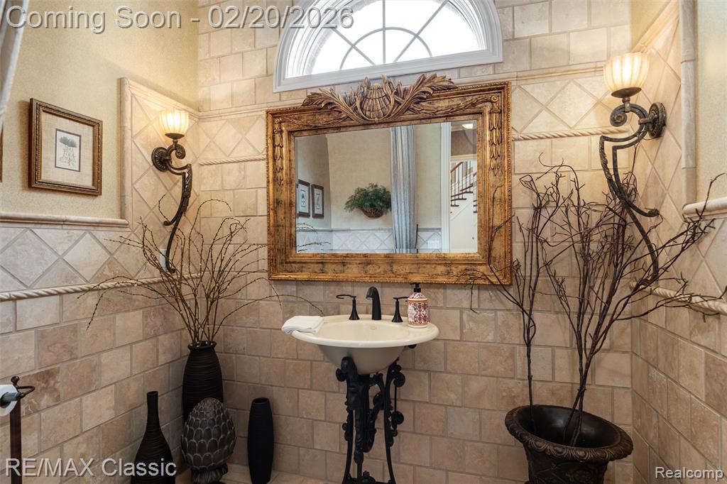 17905 Parkshore Drive, Northville, MI 48168 — Photo 33