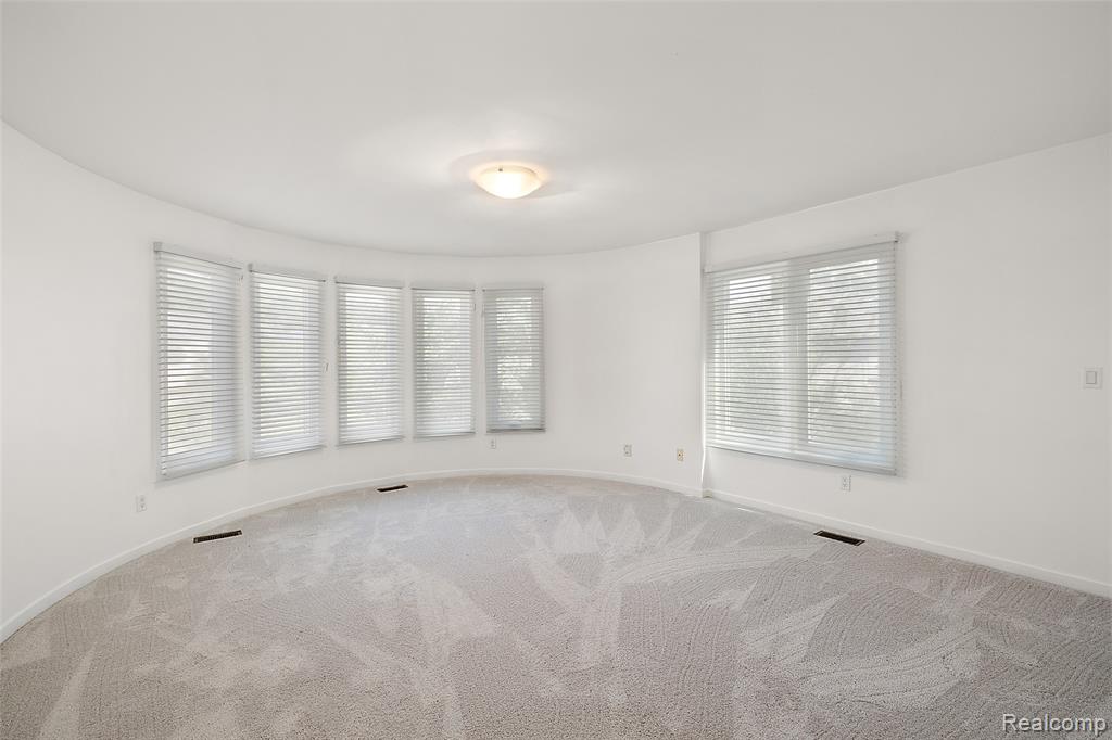6358 Golden Lane, West Bloomfield, MI — Photo 30