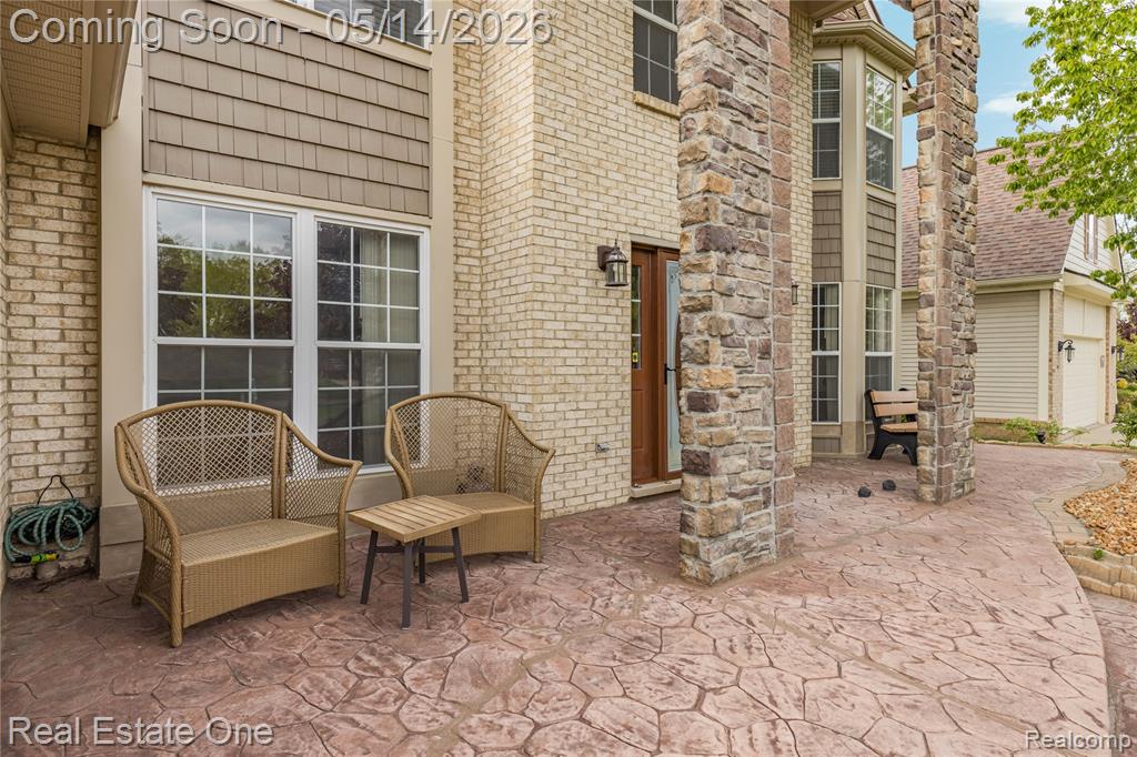 865 Drakeshire Drive, Commerce Twp, MI 48390 — Photo 4