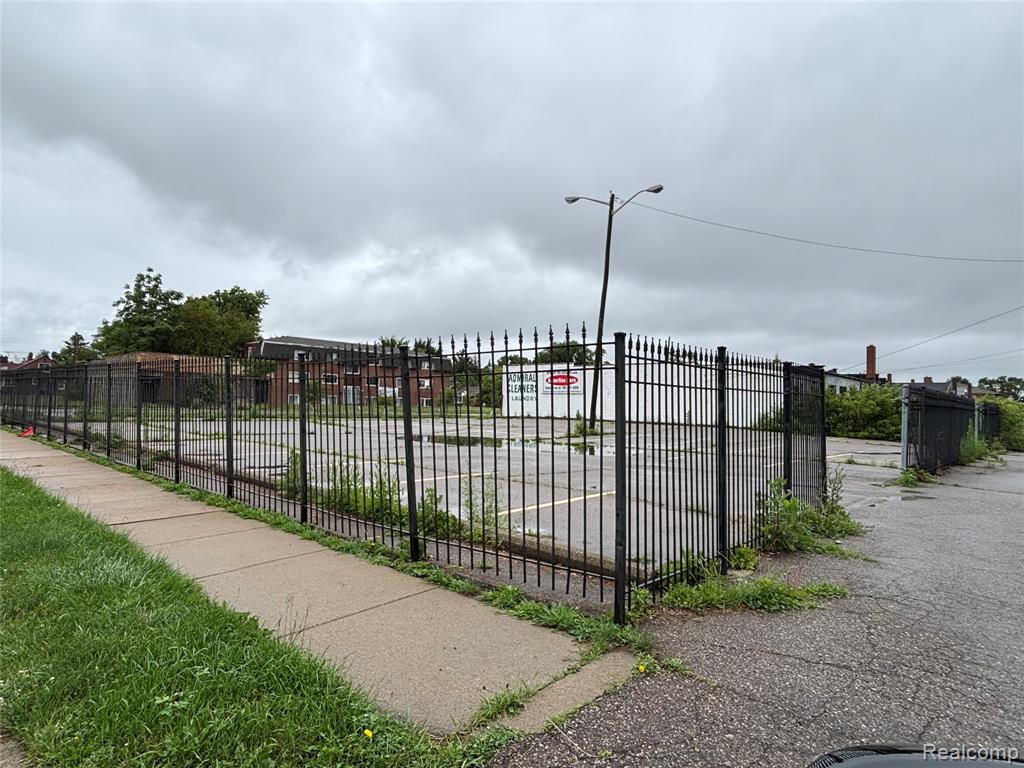 15003 Joy Rd, Detroit, MI 48228 — Photo 25