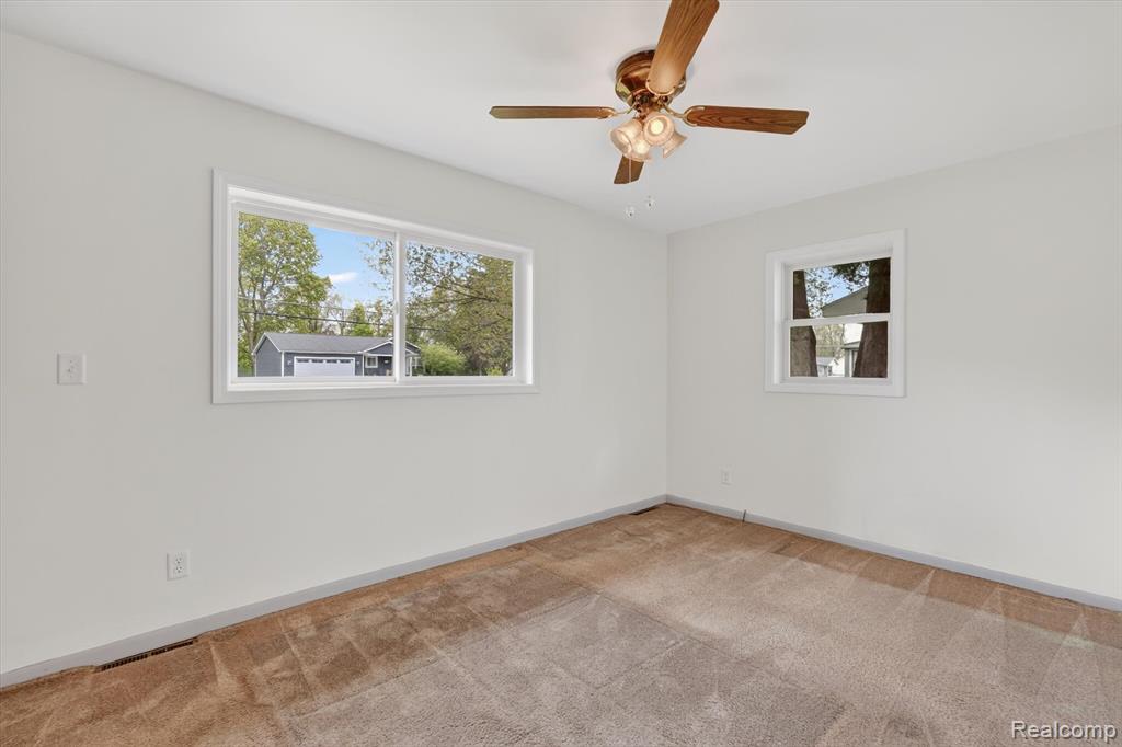 403 Pond Street, Pinckney, MI 48169 — Photo 18