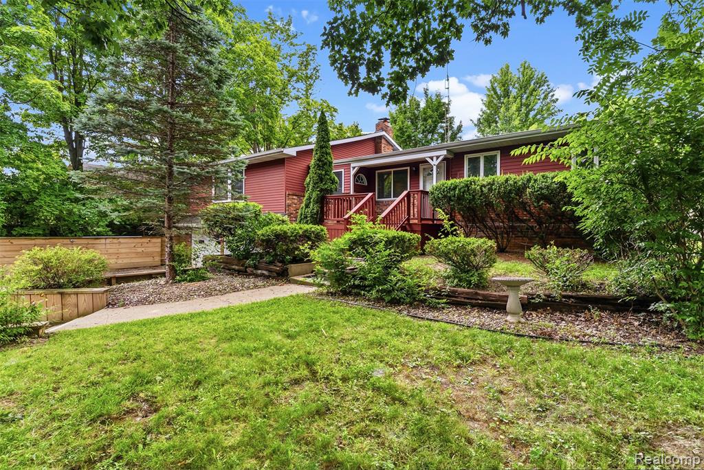 7313 River Road, Flushing, MI 48433 — Photo 2