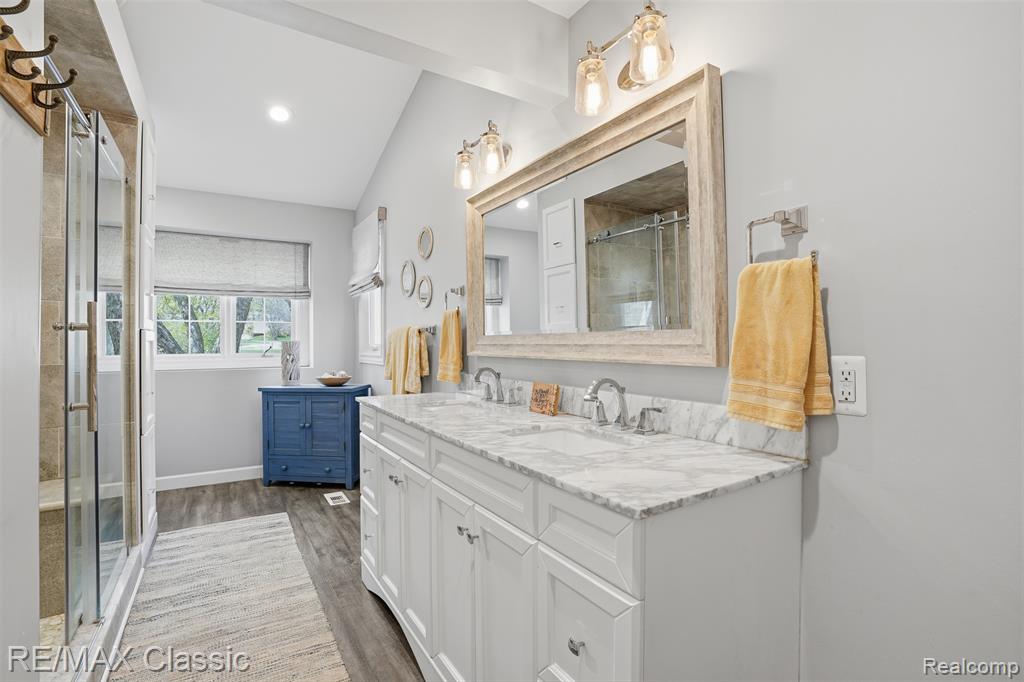1726 Pondview Lane, Commerce Twp, MI 48382 — Photo 29