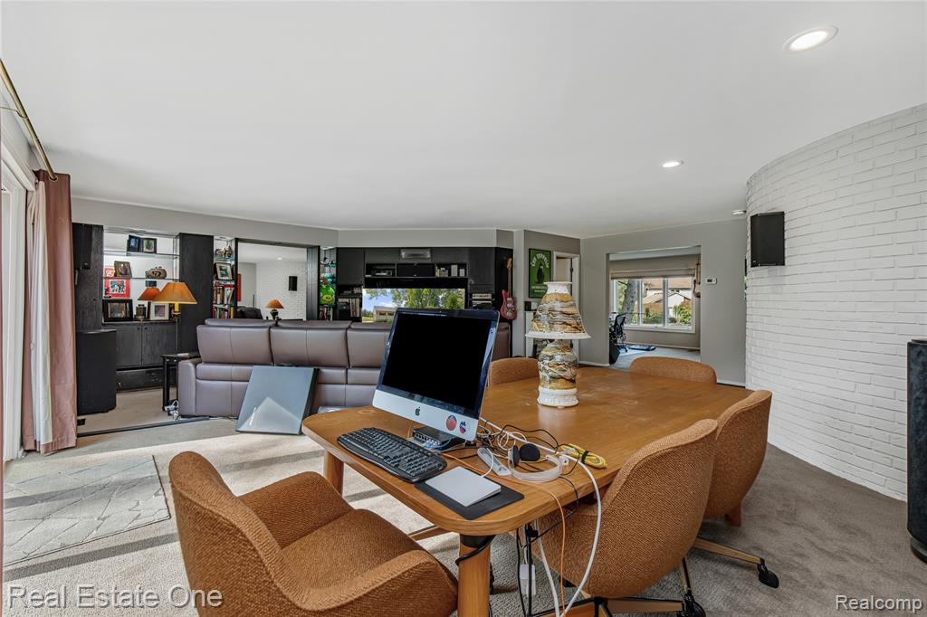 4261 Lakeridge Court, Bloomfield Hills, MI 48302 — Photo 50