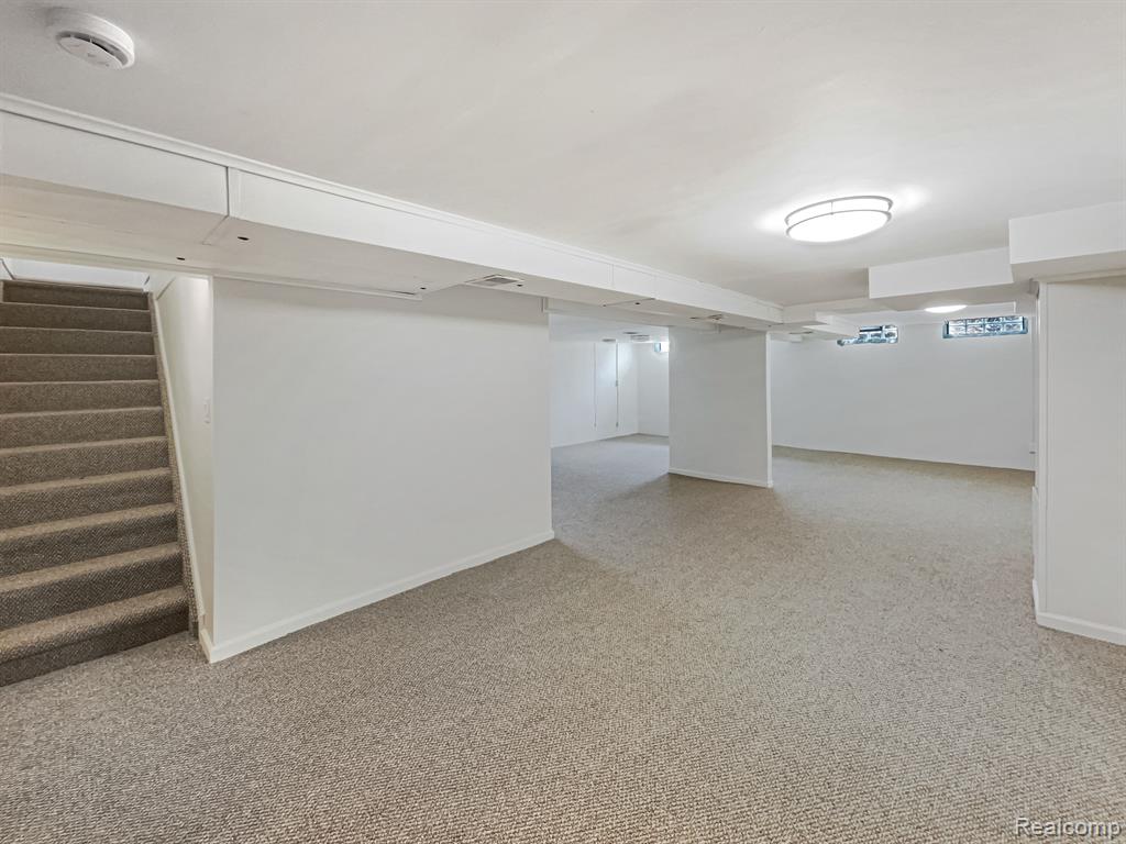 1097 GEORGINA Drive, Ypsilanti, MI 48198 — Photo 17