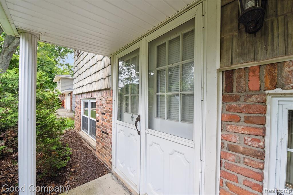 2289 Paulette Drive, Wolverine Lake, MI 48390 — Photo 41
