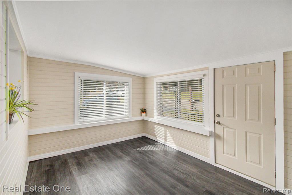 54 DIVISION Street, Oxford, MI 48371 — Photo 6