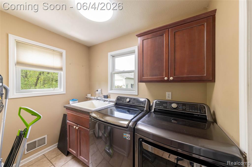 12621 Golden Oaks Drive, Milford, MI 48380 — Photo 46