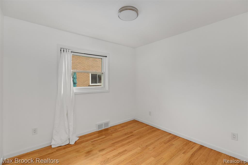 71 Maplefield Road, Pleasant Ridge, MI — Photo 18
