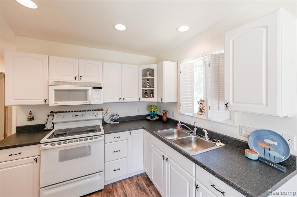6575 Circle Drive, Harrison, MI 48625 — Photo 10