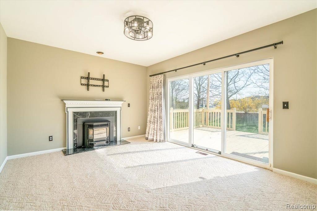 9429 MADISON Drive, Belleville, MI 48111 — Photo 15