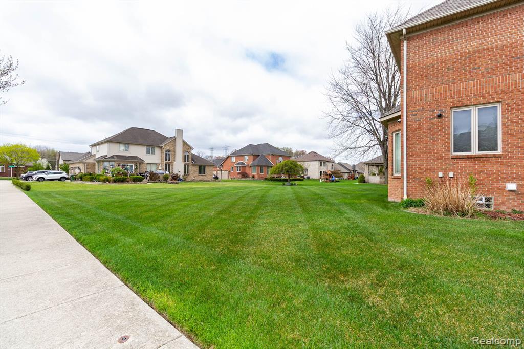 49759 Lakebridge Drive, Shelby Twp, MI 48315 — Photo 57