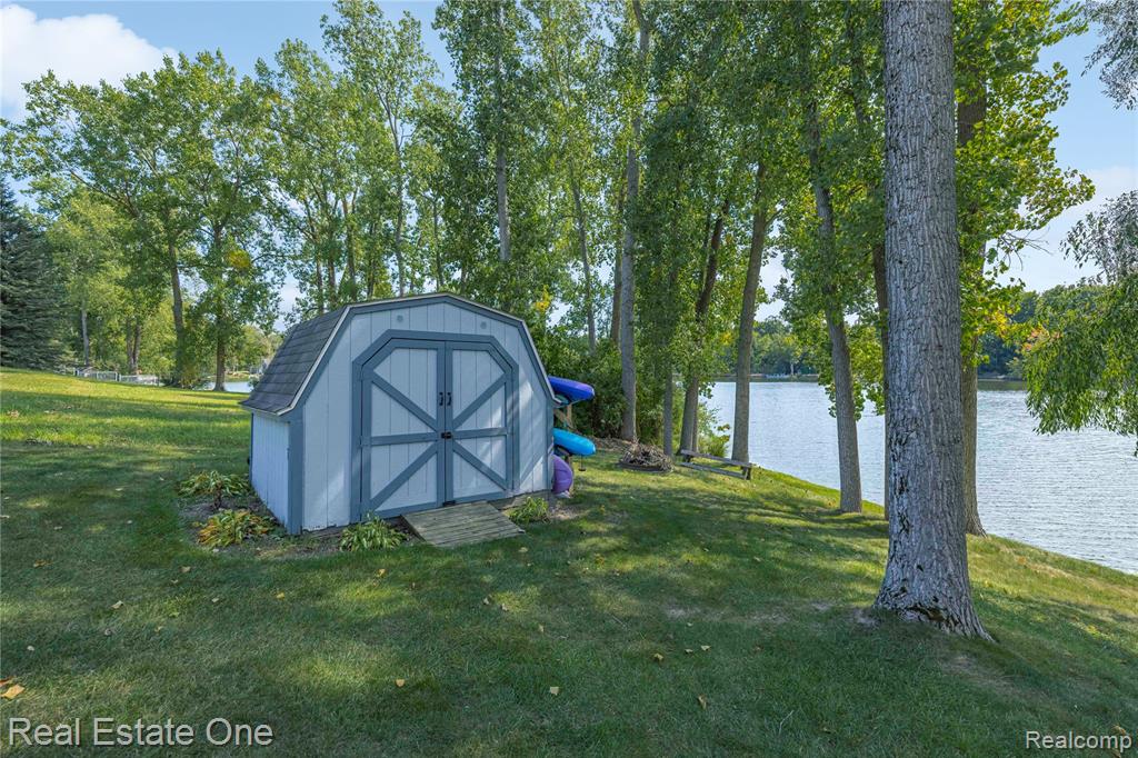 4047 Sunfish Drive, Lapeer, MI 48446 — Photo 12