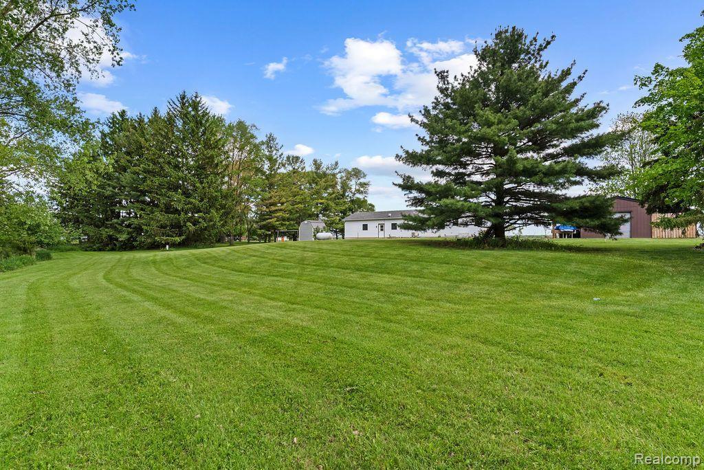 19354 BUECHE Road, New Lothrop, MI 48460 — Photo 37