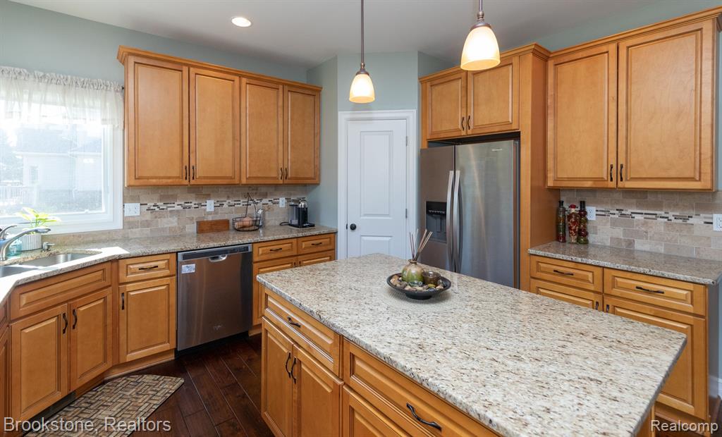 897 MOLDOVIA Drive, White Lake, MI — Photo 19