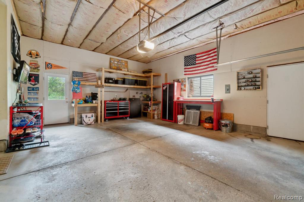 7031 Cleon Drive, Swartz Creek, MI 48473 — Photo 28